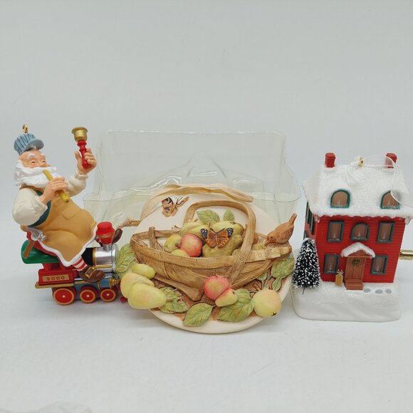 Hallmark Keepsake Ornament Toymaker Santa Backyard Orchard & Home For Xmas Lot - Picture 2 of 12